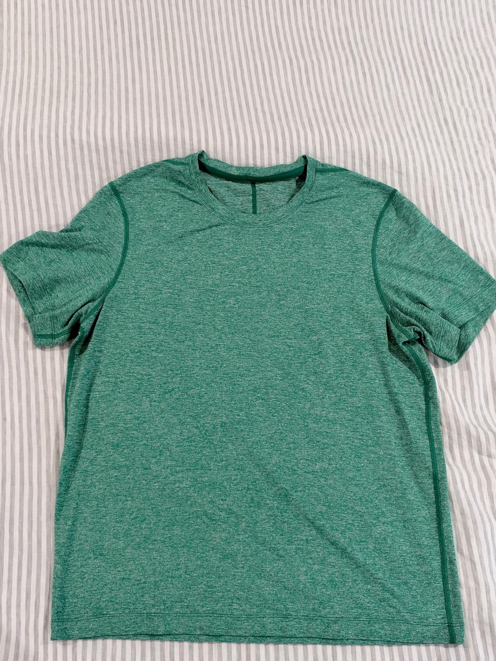 lululemon athletica Men's Heathered Green Soft Jersey Short-Sleeve Crew